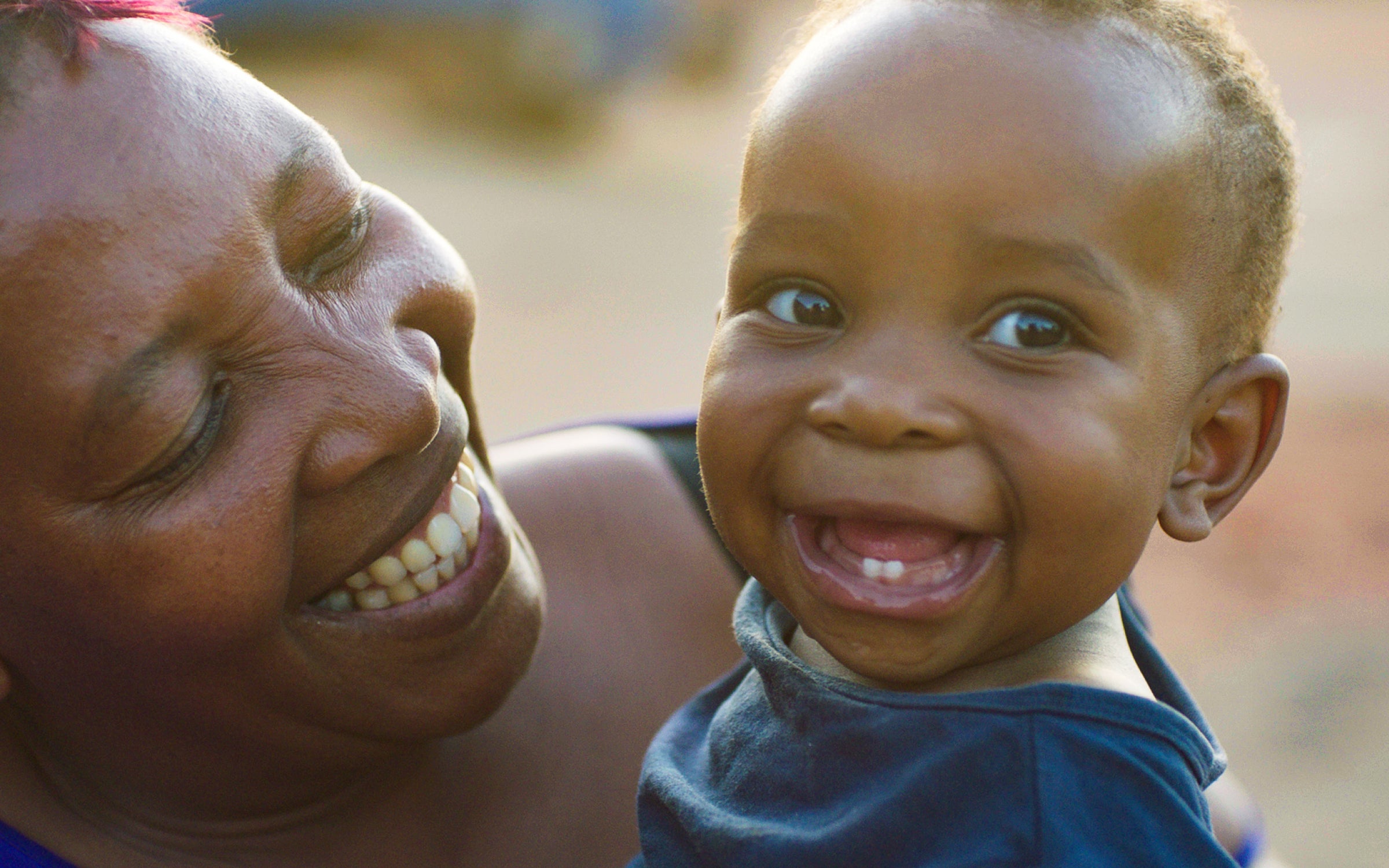 Mother and child outside of Nakaseke Hospital